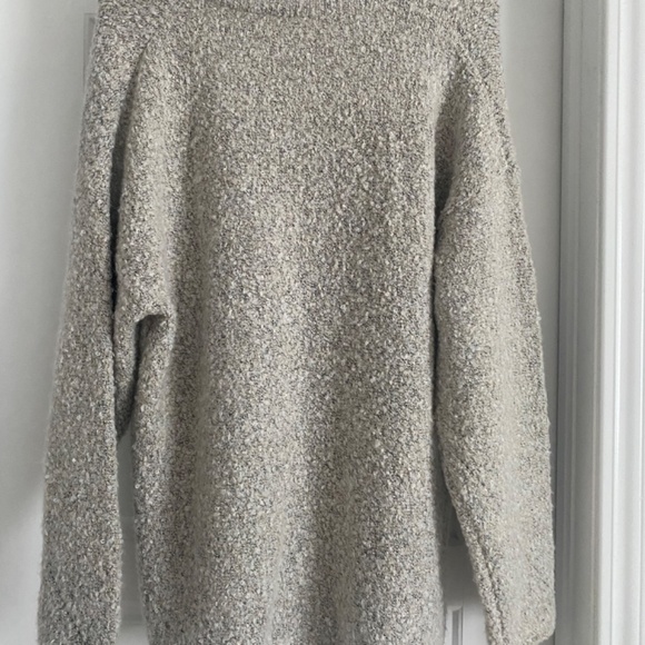 UO Rosie Cozy V-Neck Pullover Sweater Light Grey Medium - Picture 5 of 6